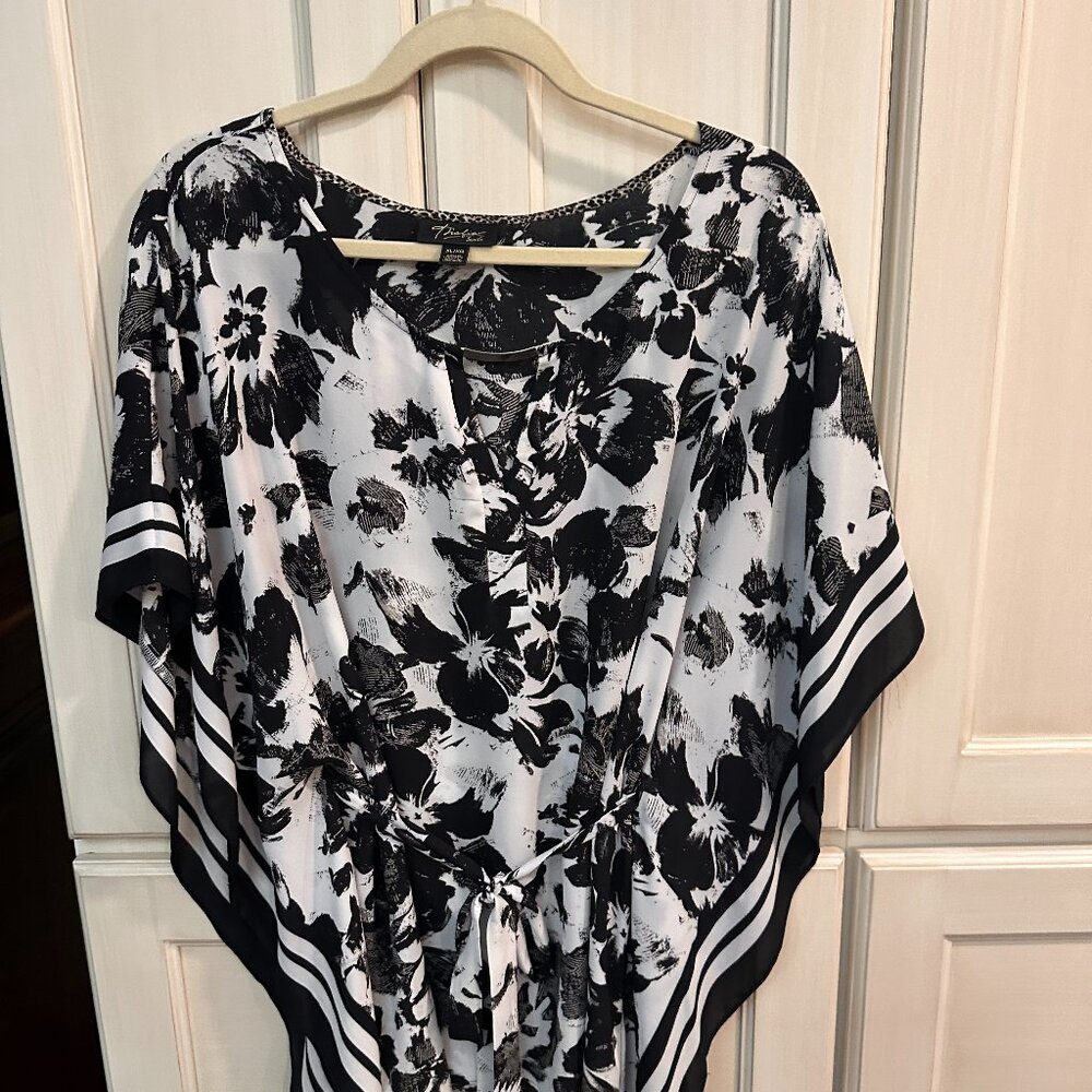 Thalia Sodi Chic Blouse – Stylish & Flattering